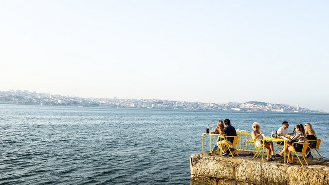 Imagem de Lisboa a partir de Cacilhas que visa ilustrar a promoção do Destino Portugal
