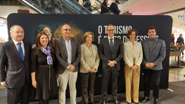 Exposição “O Turismo é feito de Pessoas” inicia viagem pelo país 