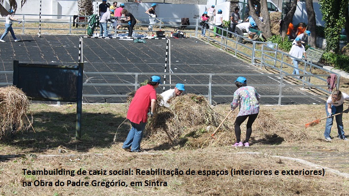 Imagem dos colaboradores a trabalharem na reabilitação de espaços na Obra do Padre Gregório, em Sintra